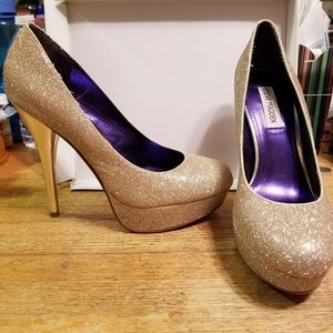 Steve Madden Blain Gold heels Size 9
